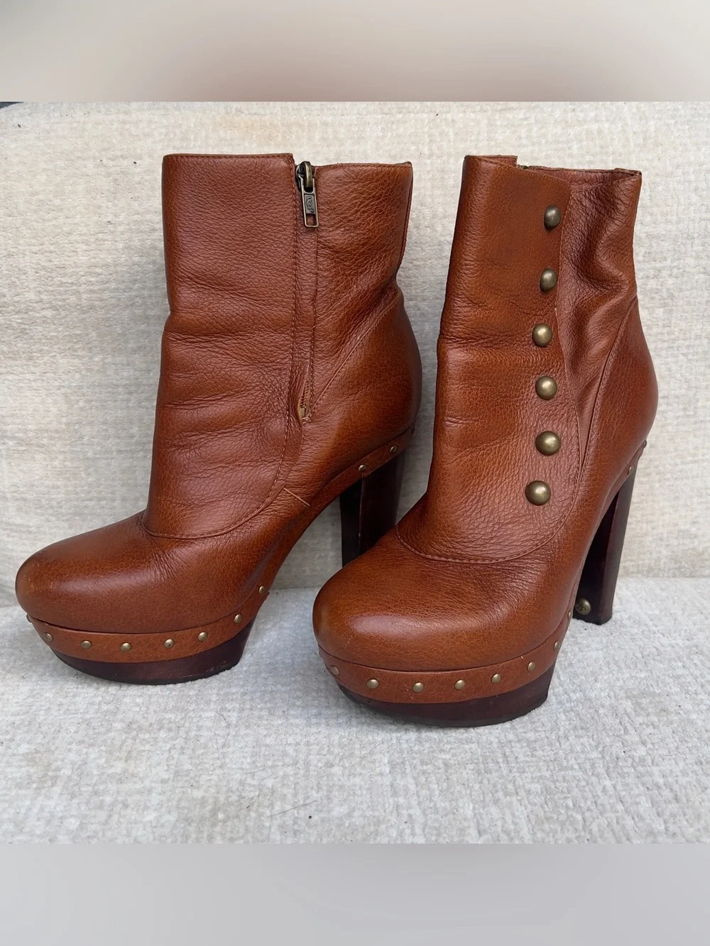 UGG Australia COSMIA Chestnut Brown Leather Platform Heel Boot